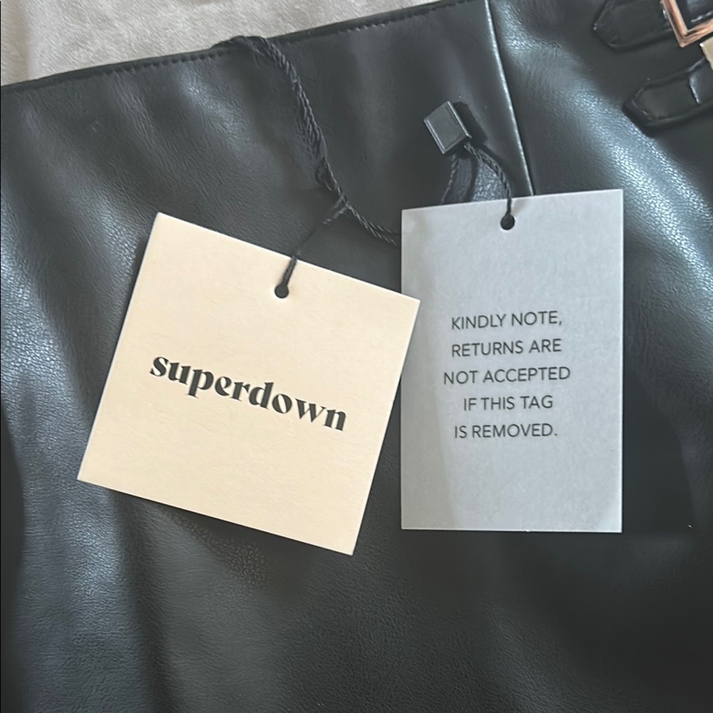 Superdown Black Mini Skirt - Picture 2 of 4